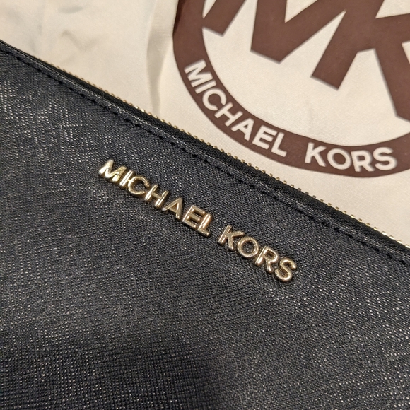Michael Kors black wallet - Picture 2 of 9